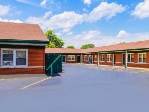 Gallery image of Manor Motel By OYO Near Oak Brook Chicago Westchester in Hillside