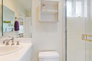 Et badeværelse på Cheery Retreat