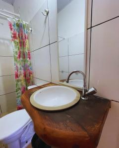 Baðherbergi á Guava Hostel Serra Grande