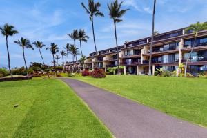 Κήπος έξω από το Country Club Villas 234