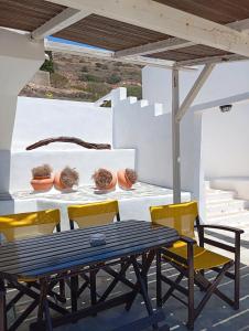 A seating area at Lucas B Panorama