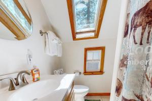 Koupelna v ubytování Hank Monk Manor + 19 fotografií