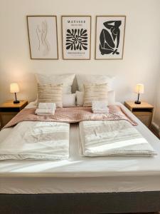 เตียงในห้องที่ City-Apartment - private parking