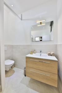 Koupelna v ubytování Studio des 3 Châteaux