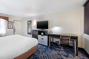Postel nebo postele na pokoji v ubytování Best Western Franklin
