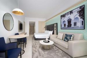 Ruang duduk di Radisson Blu Resort Saidia Beach