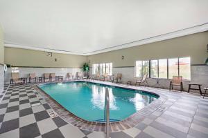Bazén v ubytování Best Western Morton Inn nebo v jeho okolí