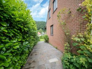 Ein Garten an der Unterkunft Magnificent home in Tilf with garden