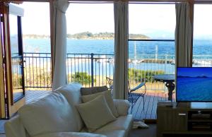 Gallery image of The Roundhouse-Waterfront Stay in Alonnah