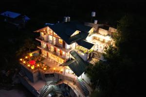 Bassein majutusasutuses Trimounts-A Boutique Hotel & Wellnes Center in Tirthan Valley või selle lähedal