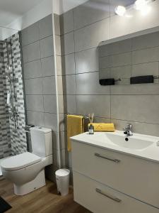 Koupelna v ubytování Casa4You 110 - With heated pool, city and partial sea views