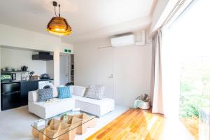 Kuchyň nebo kuchyňský kout v ubytování HOTEL PETIT SUITE SOGENJI ISHIMON
