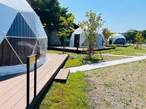 Zahrada ubytování YUKARA Glamping 北海道大沼公園
