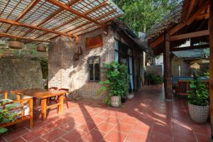 Κήπος έξω από το Cinnamon Eco Lodge