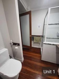 Bunbury's Most Convenient Location的一间浴室