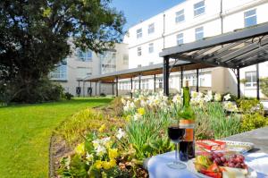 Vrt pred nastanitvijo The Ardilaun Hotel