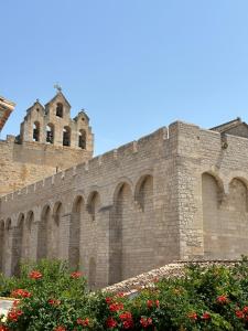 Φωτογραφία από το άλμπουμ του Appartement avec vue sur l église des Saintes στο Σαιντ-Μαρί-ντε-λα-Μερ