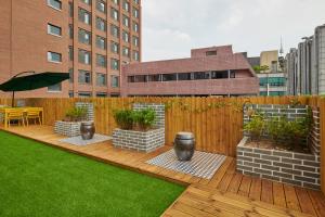 Zahrada ubytování Eight Rest Hostel Myeongdong