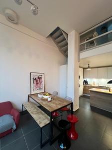 Χώρος καθιστικού στο Maison loft chez Karyn