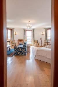 Łóżko lub łóżka w pokoju w obiekcie Hotel Römerstein