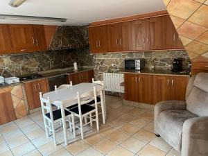 Η κουζίνα ή μικρή κουζίνα στο La Casa de la Abuela +13 φωτογραφίες