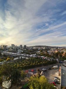 Nespecifikovaný výhled na destinaci Tbilisi nebo výhled na město při pohledu z apartmánu