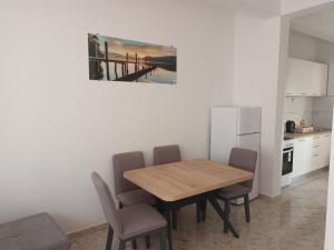 Kuhinja ili čajna kuhinja u objektu Marin Apartments
