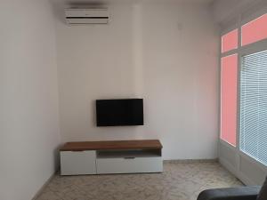 TV i/ili zabavni centar u objektu Marin Apartments