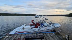 RakówにあるZaciszny dom z plażą nad jeziorem Chańczaのギャラリーの写真