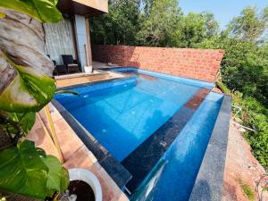 Kudle Beach View Resort And Spa Gokarna内部或周边的泳池