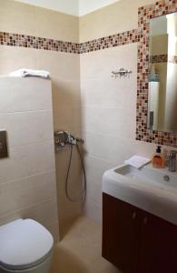 Ένα μπάνιο στο Smaragda's Maisonette +35 φωτογραφίες
