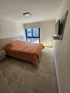 Μια τηλεόραση ή/και κέντρο ψυχαγωγίας στο Miralejos Apart Triplex