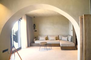 Gallery image of Villa Faros Luxury Apartments & Suites in Aliko Beach