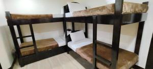 Palanda nebo palandy na pokoji v ubytování ISLAND VIEW SUITES