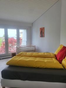 Rigi Paradise in Vitznau, Lake access, Ferry Terminal, Rigibahn, Restaurants all 2 minutes walking distance客房内的一张或多张床位