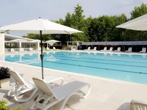 Bazén v ubytování Hotel Arezzo ASC nebo v jeho okolí