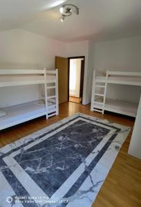 Postel nebo postele na pokoji v ubytování Lovely Bosnian Home