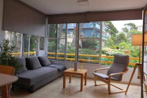 Posezení v ubytování Salouhouses Apartment Cala Crancs