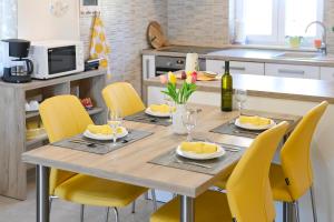 Kuchnia lub aneks kuchenny w obiekcie Vacation house Ulika