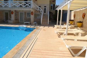 Φωτογραφία από το άλμπουμ του Safari Suit 6 στο Σιντέ +5 φωτογραφίες