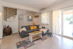Część wypoczynkowa w obiekcie Vacation house Ulika