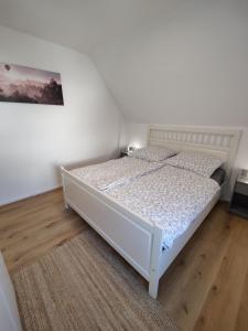 Postel nebo postele na pokoji v ubytování Ferienwohnung Olpe