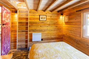 Posteľ alebo postele v izbe v ubytovaní Sunset Holidays - Boska Nora