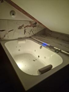 Bilik mandi di Le Loft