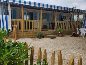 Φωτογραφία από το άλμπουμ του Mobil Home Bord de Mer σε Le Port-des-Barques