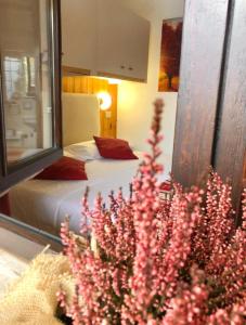 Postel nebo postele na pokoji v ubytování Ski-Garden + 50 fotografií