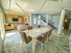 TV a/nebo společenská místnost v ubytování Villa prestige
