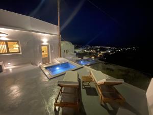 Piscina di Solo Sole Suites Santorini o nelle vicinanze