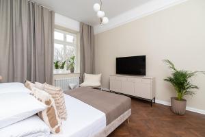 Posteľ alebo postele v izbe v ubytovaní 3 bedroom Apartment with the balcony - Rejtana 10