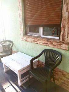Un balcon sau o terasă la Camera dubla Tuzla cu baie proprie